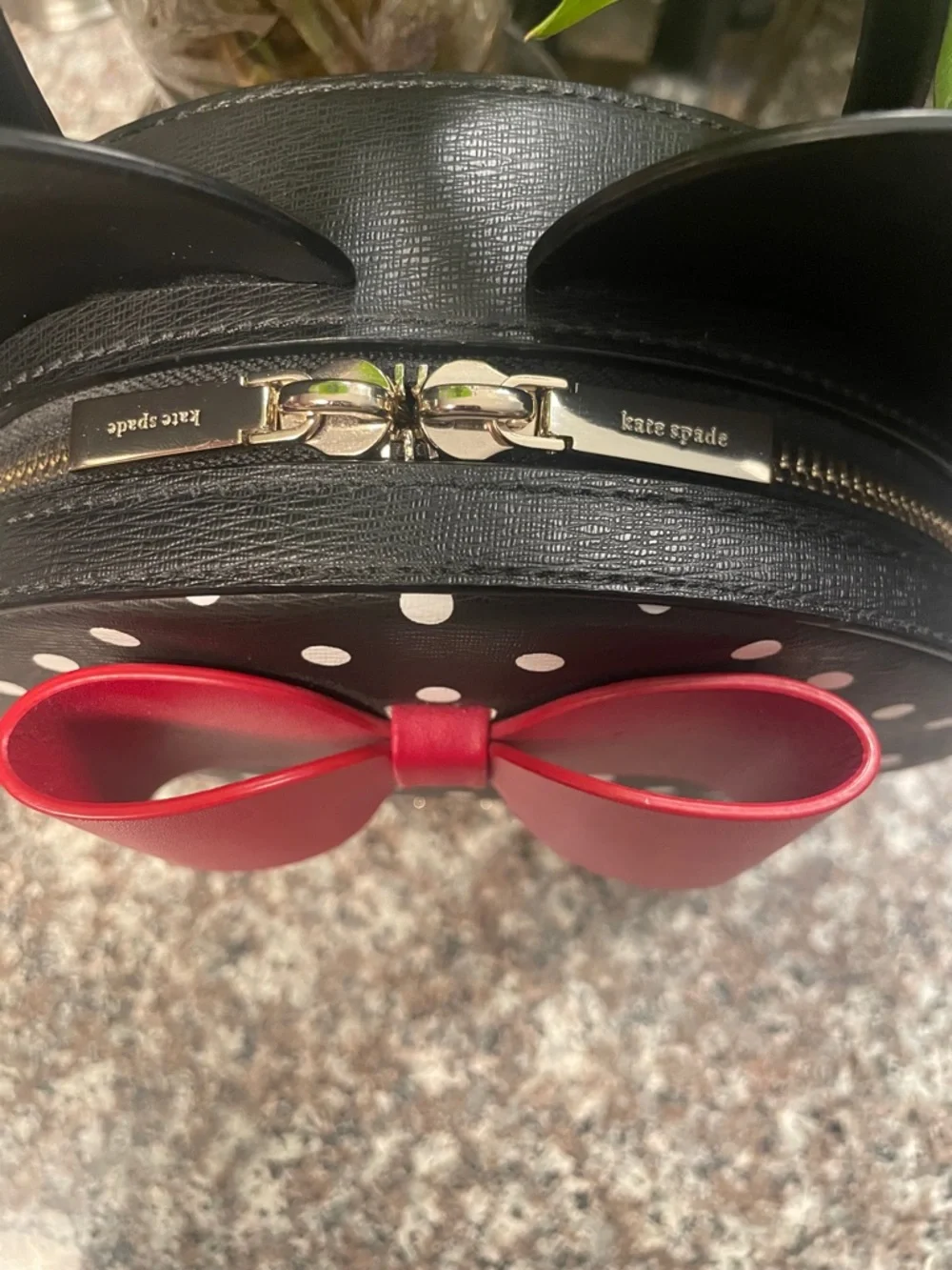 kate spade ♠️ Minnie Mouse Crossbody with Red Bow and card holder set - Picture 3 of 11